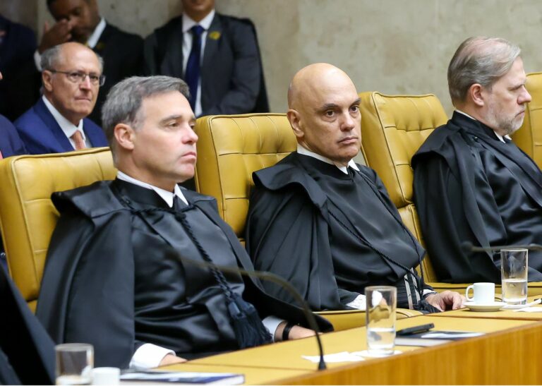 Moraes passa a perna em Fachin e Mendonça
