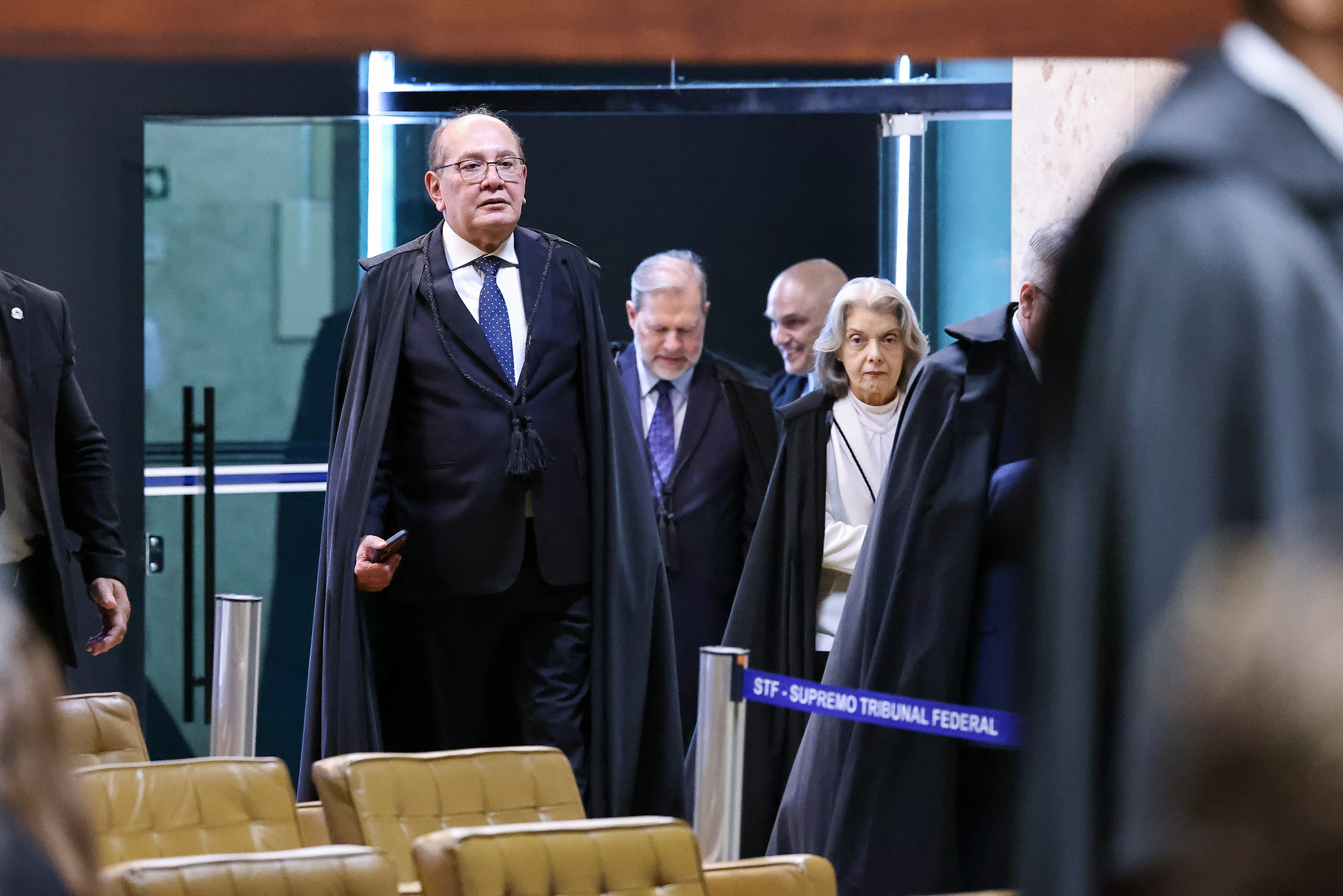 Os ministros do STF não param de falar (em off)