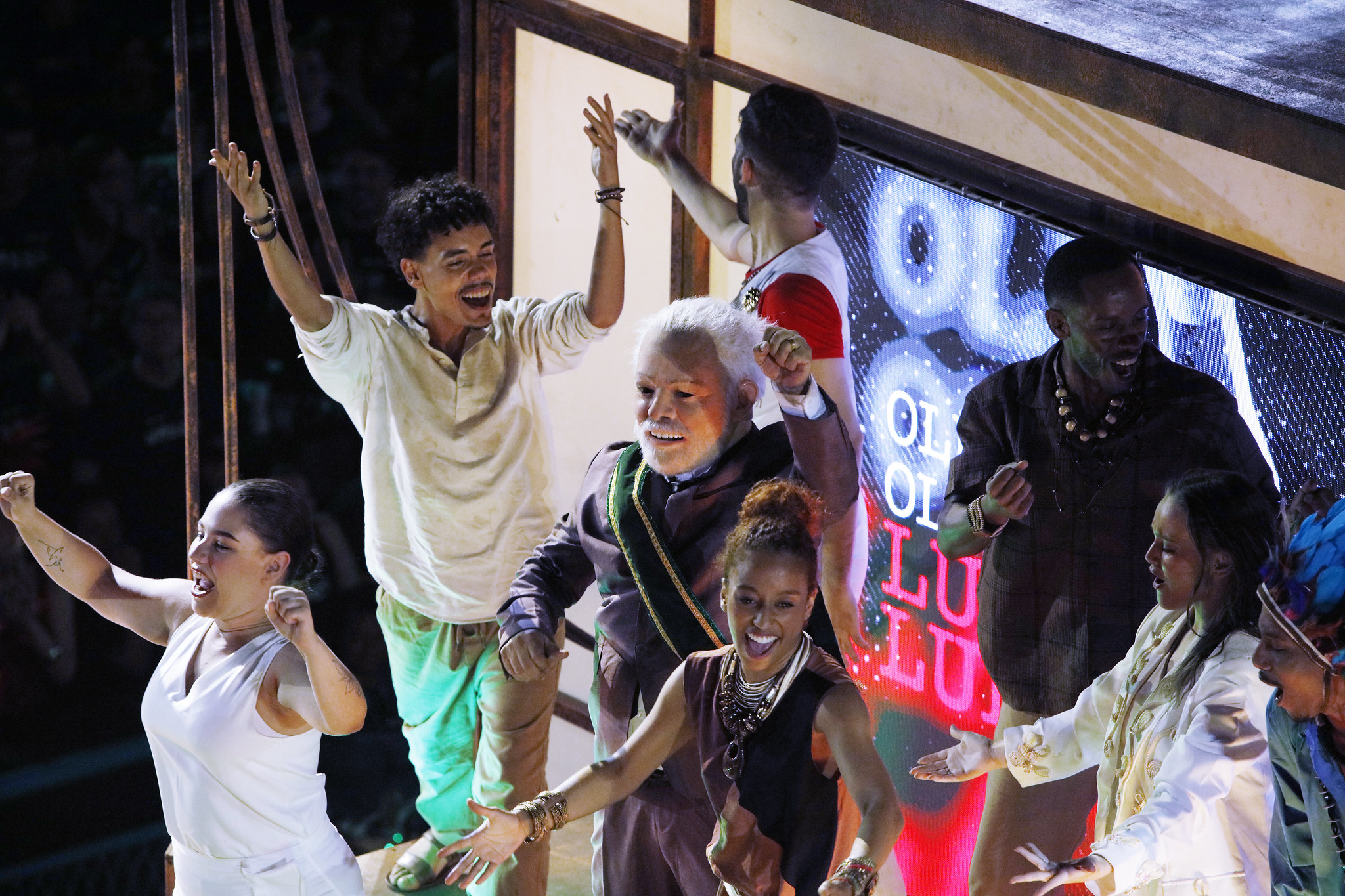 Faltou o carro alegórico do sítio de Atibaia