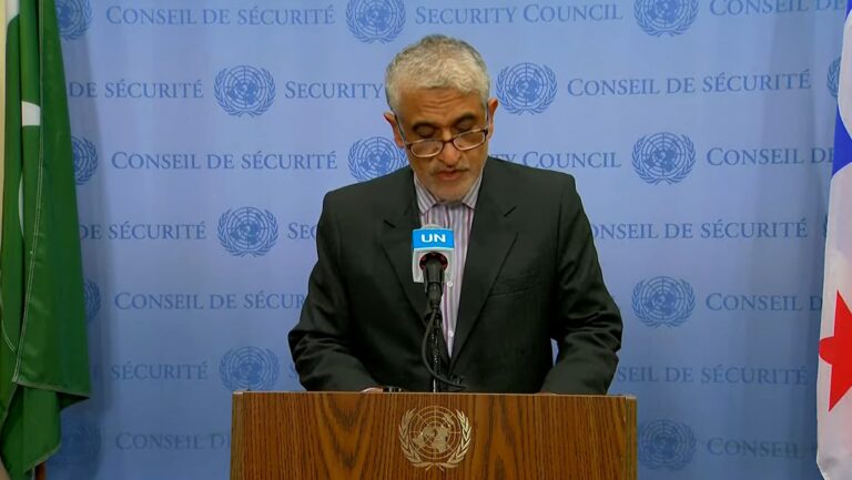 Irã promete responder "decisivamente" caso seja alvo de ataque dos EUA