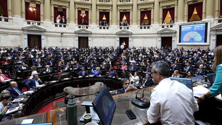 Câmara argentina aprova reforma trabalhista de Milei