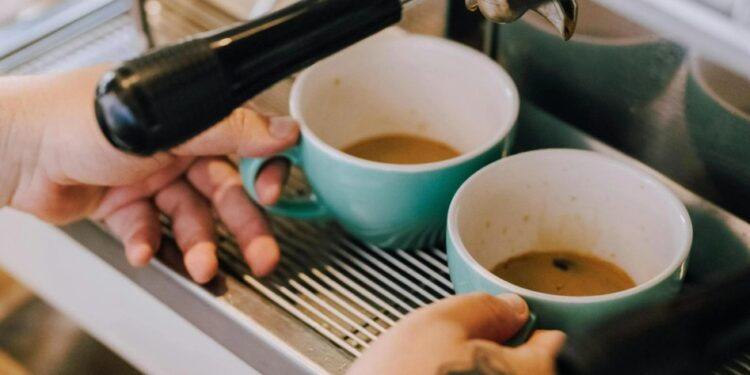 O que acontece no seu cérebro quando você toma café todos os dias