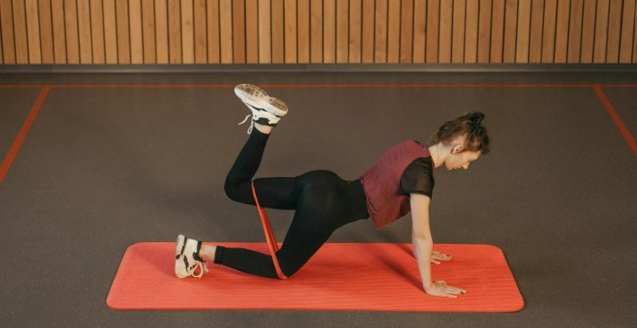 Nem bicicleta, nem natação: o exercício de força que ajuda a manter a mobilidade em adultos mais velhos