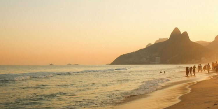 Só uma praia brasileira entrou na lista das melhores do mundo: está no Sudeste