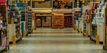 Fim do Carrefour neste país: rede anuncia fechamento de todas as 478 lojas