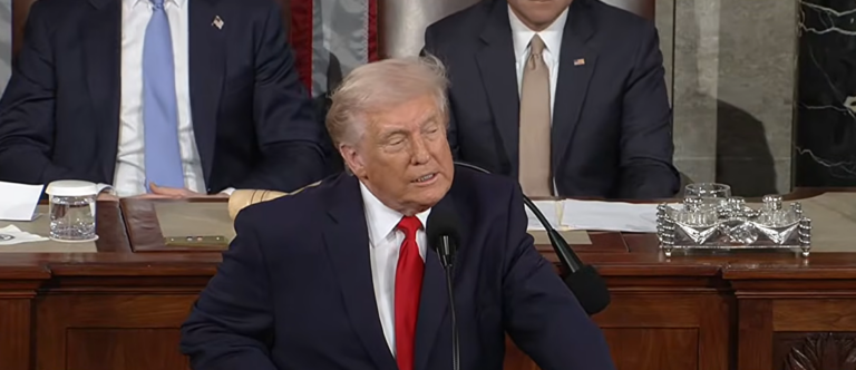 Trump cobra "palavras mágicas" do Irã sobre programa nuclear