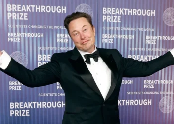 Após revolucionar a internet, Elon Musk quer desafiar a Apple com um celular próprio