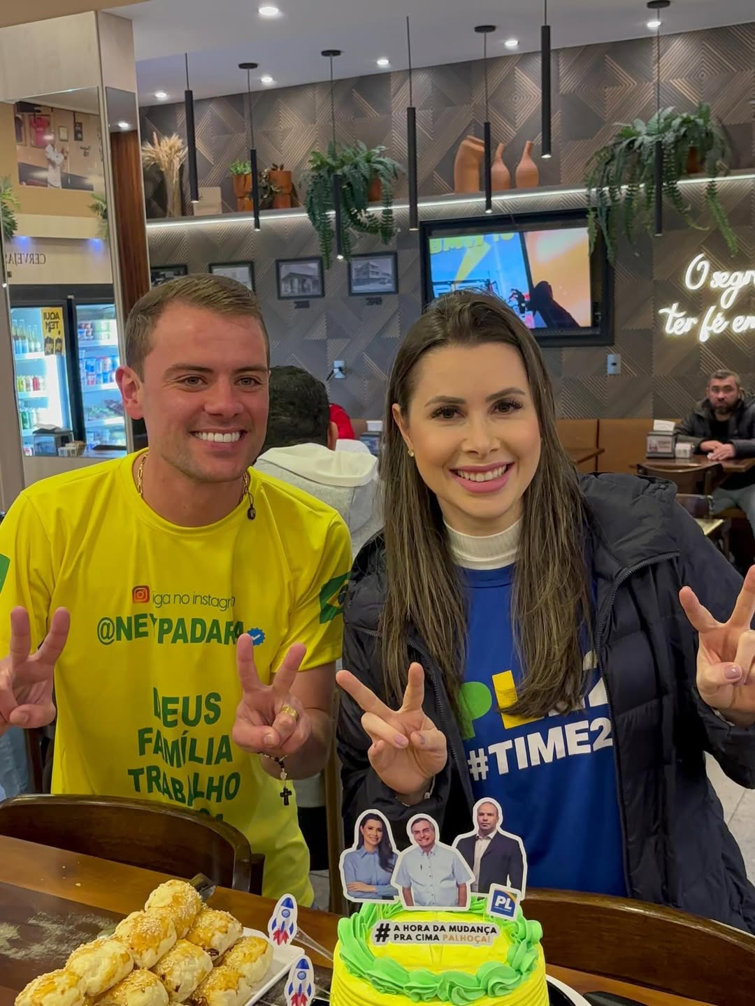 Novo insiste na filiação de Carol de Toni