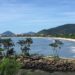 Praia com águas calmas a menos de 1 hora de São Paulo é refúgio perfeito na natureza