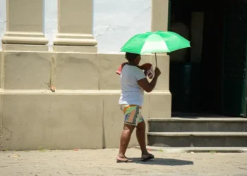 Enquanto parte do Brasil enfrenta chuva, essa região deve encarar um calor fora do normal
