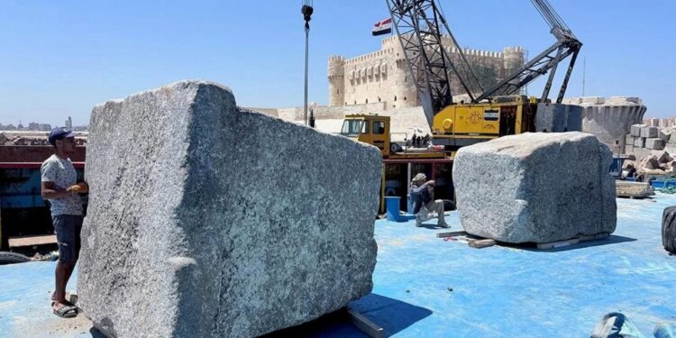 Resgatada das profundezas do Mar Mediterrâneo uma das sete maravilhas do mundo antigo