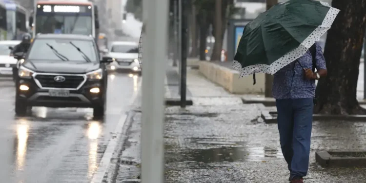 Tempestade histórica se aproxima: ventos de 100 km/h pode atingir 13 estados