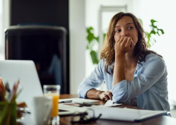 O que significa ser alvo de inveja, segundo a psicologia