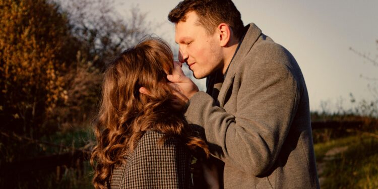 O tipo de homem que mais atrai mulheres no Brasil talvez não seja o que você imagina