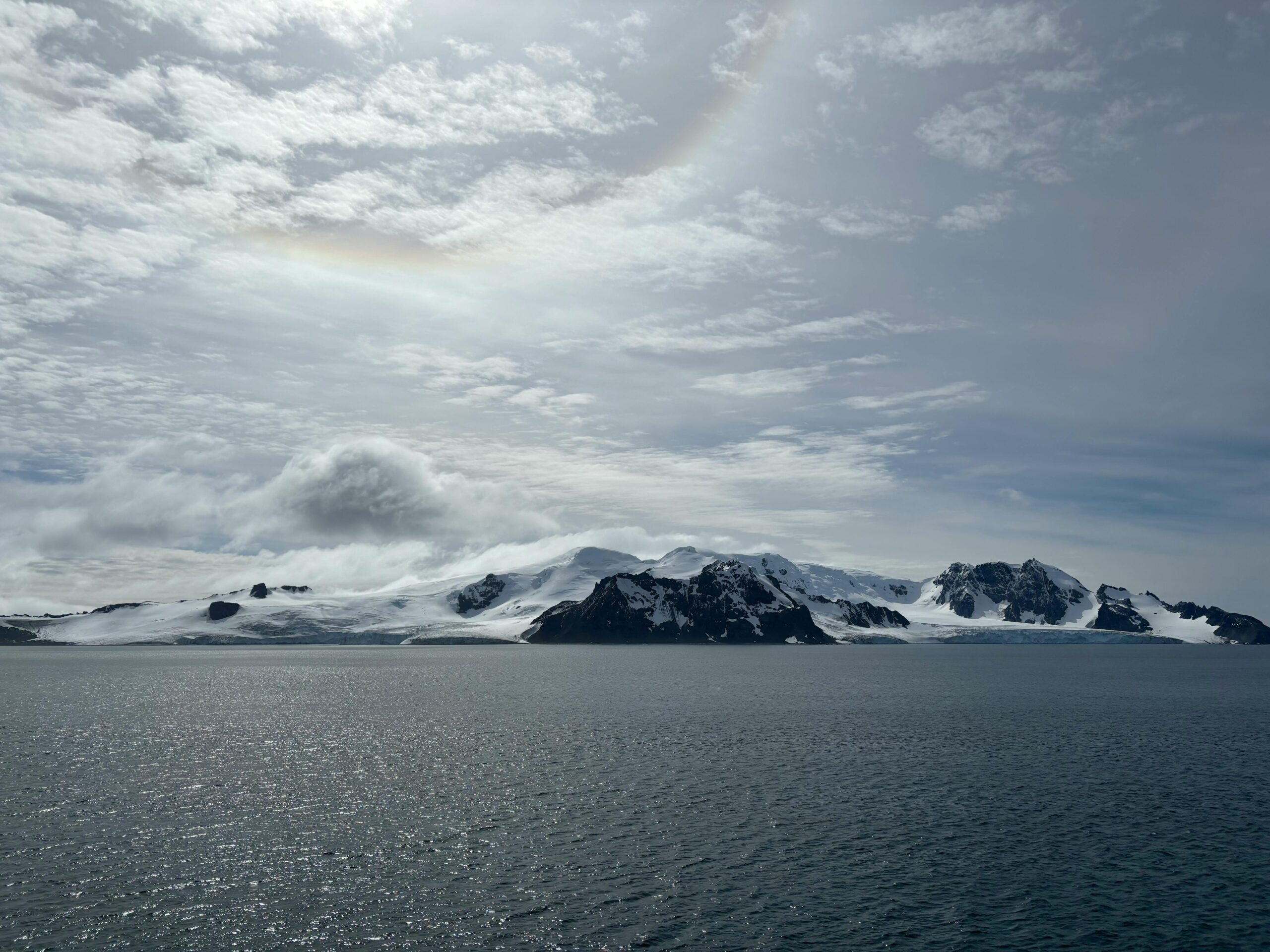 Cientistas fazem descoberta preocupante ao estudar oceano escondido sob o gelo