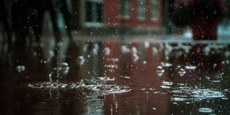 Cientistas alertam sobre "chuva invisível" que pode pode contaminar água, solo e gelo