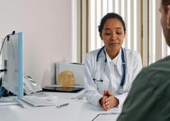 Os 6 tipos de câncer que estão fazendo médicos alertarem todos de 20 a 34 anos