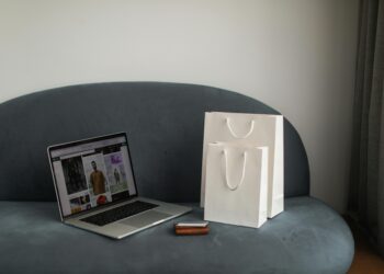 Quem faz compra online vai pagar taxa extra a partir de 01/03 neste país