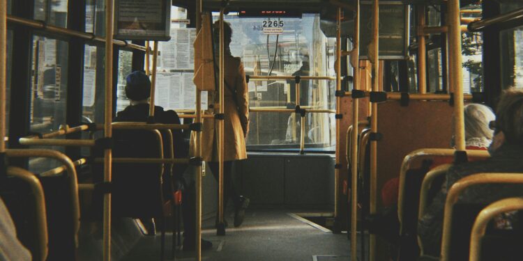 8,50 na passagem? Comunicado chama atenção de quem usa ônibus