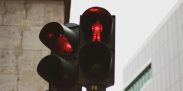 Por decisão do governo, IA será responsável por cuidar do trânsito no Brasil
