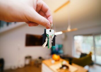 7 documentos que todo comprador de imóvel no Brasil precisa ter antes de fechar negócio