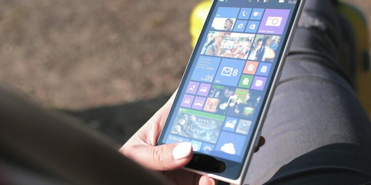 As ferramentas que todos brasileiros precisam ter no celular para evitar golpes no Carnaval