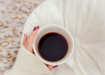 Cidade de pouco mais de 300 mil habitantes paga até R$ 4 para quem tomar copo de café