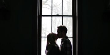 Depois de conquistar os EUA, aplicativo de namoro chega no Brasil como rival do Tinder