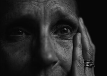 Os principais golpes nos quais aposentados caem repetidamente