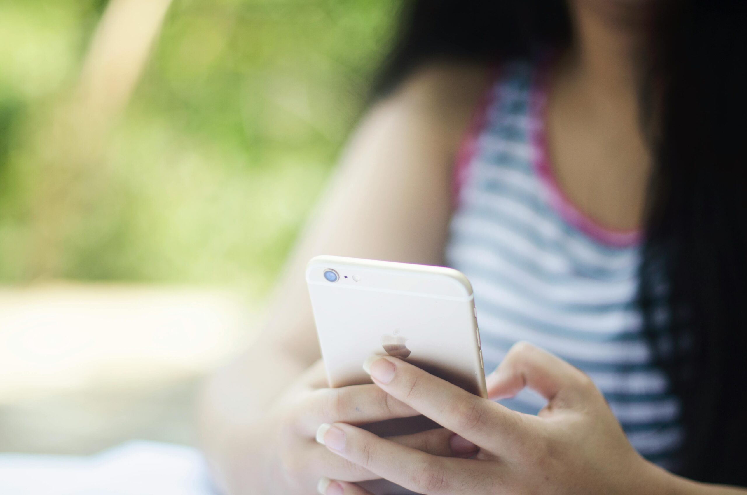 Especialistas alertam: todos que vão ao Carnaval precisam fazer isto com os celulares