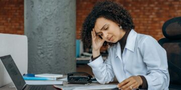 Estudo de Harvard faz alerta grave de saúde para quem usa IA