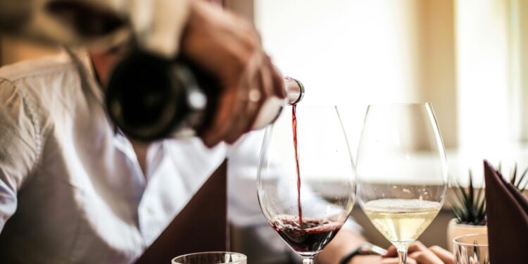 Antes de escolher o próximo vinho, veja os 3 que estão conquistando os especialistas