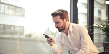 O que significa quando uma pessoa prefere mandar áudio do que mensagem, segundo a psicologia