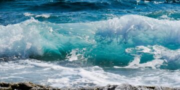 Cientistas fazem descoberta inédita no fundo do oceano profundo