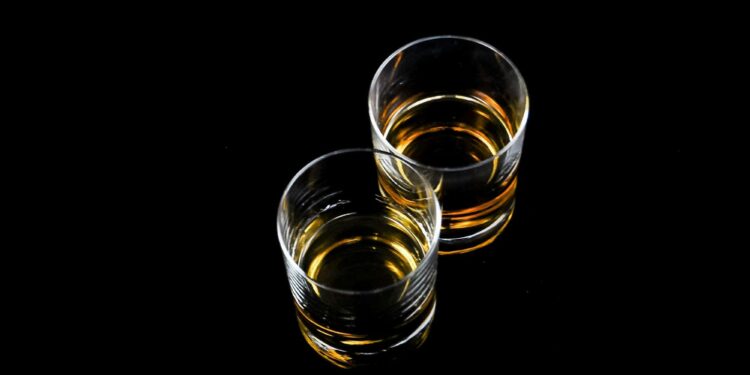 O surto não terminou: metanol volta a "atacar" no Brasil