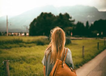 Projeto pode autorizar mulheres a portar arma para se defenderem nas ruas