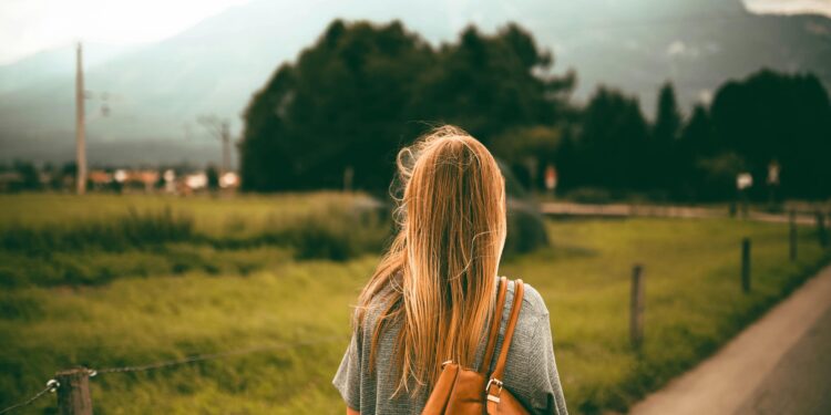 Projeto pode autorizar mulheres a portar arma para se defenderem nas ruas