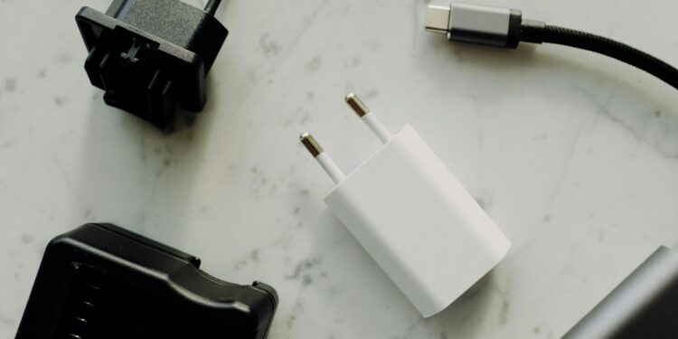 Você nunca deve deixar estes itens domésticos ligados na tomada durante a noite