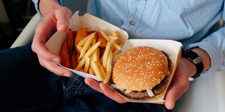 Quem toma Ozempic ou Mounjaro agora pode ter lanche “sob medida” no McDonald’s