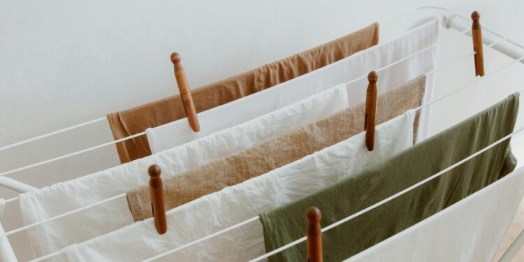 O truque utilizado no Japão para não depender do clima na hora de secar roupas