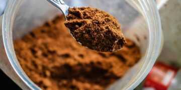 Consumidores de whey entram em alerta após decisão da Anvisa