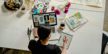 O que significa chegar sempre 5 minutos antes ao trabalho, segundo a psicologia