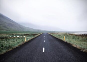 A estrada brasileira com buracos e rachaduras que virou sinônimo de perigo no país