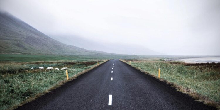 A estrada brasileira com buracos e rachaduras que virou sinônimo de perigo no país