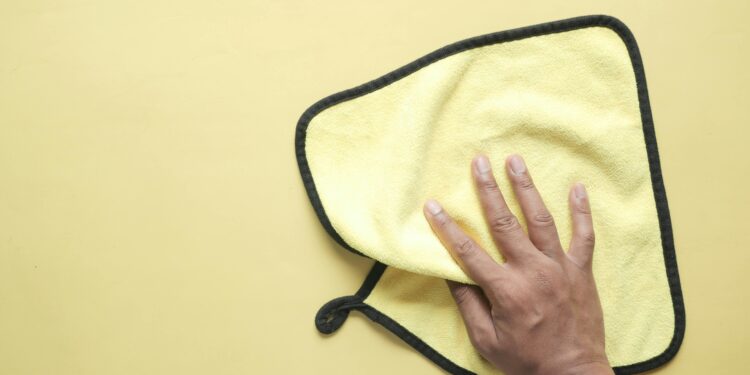Como lavar toalhas de microfibra para que não percam a sua eficácia