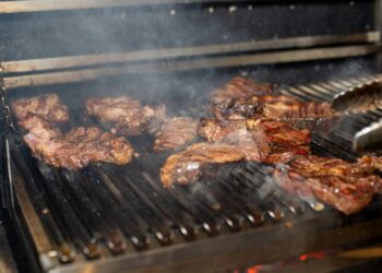 Os 3 itens essenciais que garantem churrasco de campeão, segundo especialistas