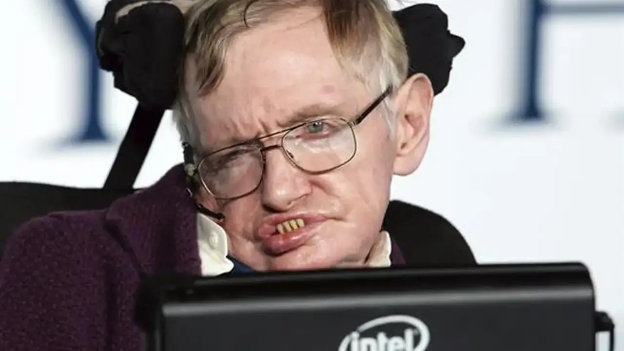 Stephen Hawking: “As pessoas tranquilas e silenciosas são as que possuem as mentes mais fortes e barulhentas”