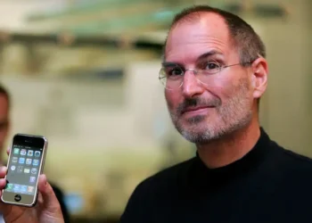 Steve Jobs, fundador da Apple, devolvia garrafas de refrigerante por 5 centavos para comer