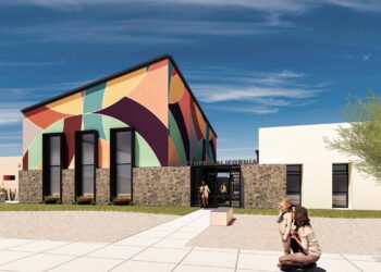 Ator milionário usa parte de seu patrimônio de R$ 700 milhões para construir 12 casas para 70 crianças