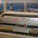 Este é o primeiro trem comercial que levita: viaja a mais de 100 quilômetros por hora